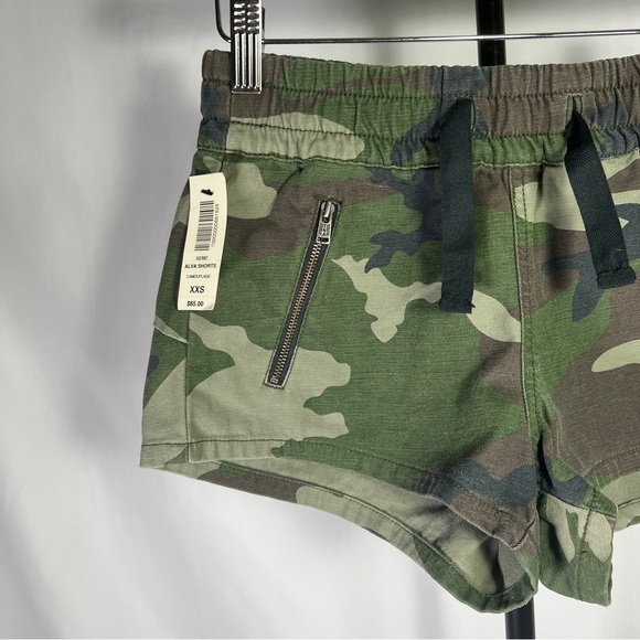 Aritzia TNA Alva Short in Camouflage Size XXS - Picture 5 of 5